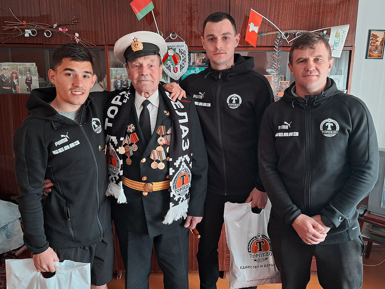 Торпедовцы в гостях у ветерана