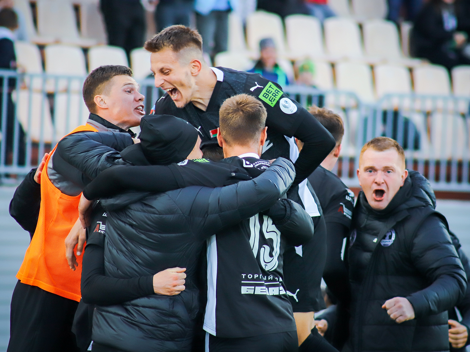 Берём три очка в Бресте и выходим на первое место